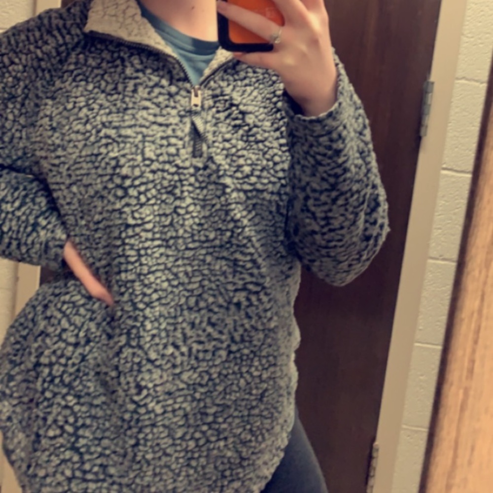 Gray sherpa